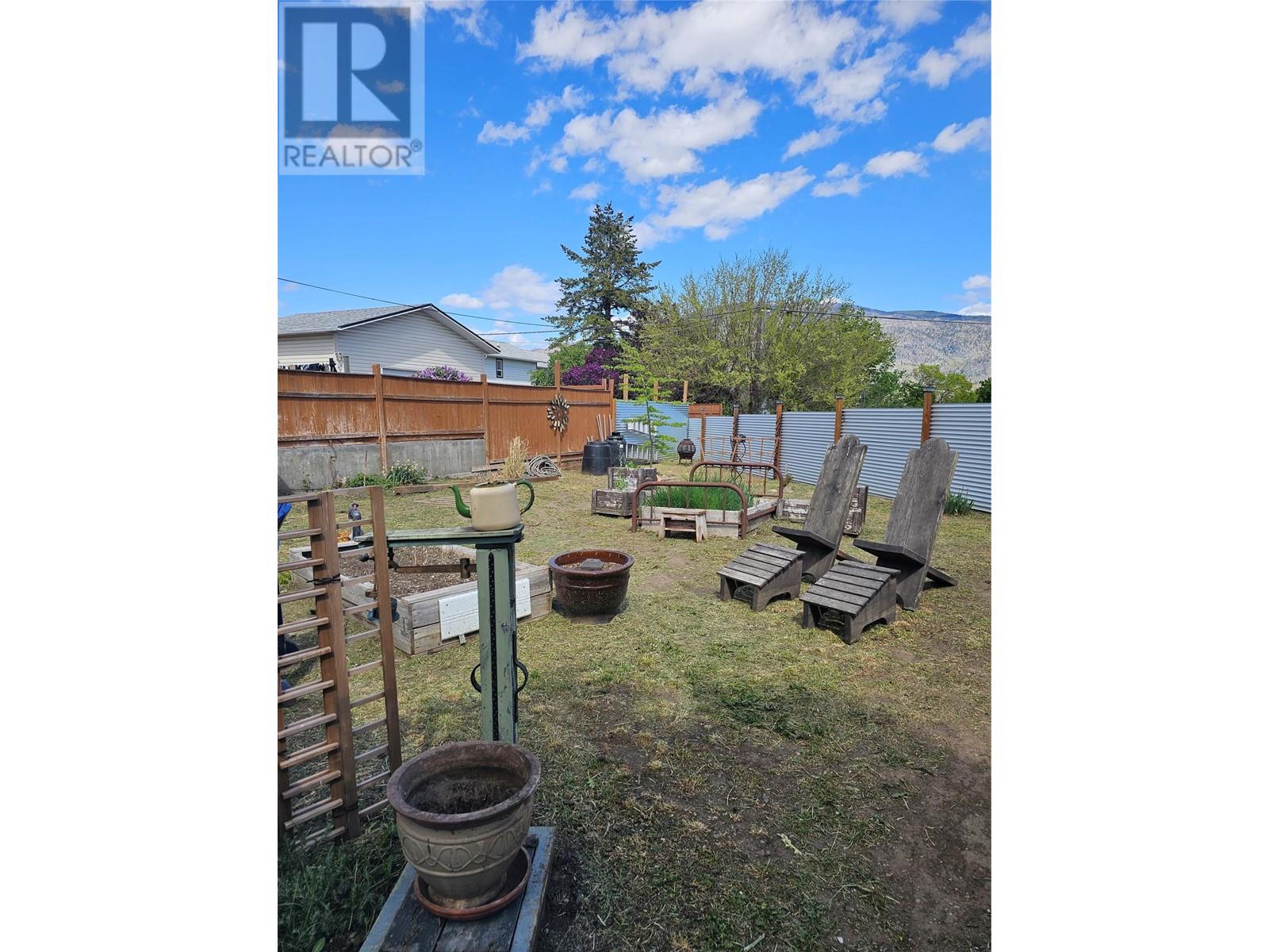  6335 Okanagan Street, Oliver