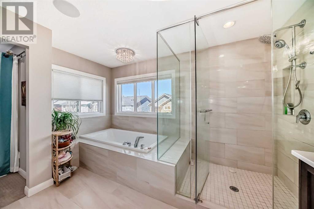 240 Riviera Way, Cochrane