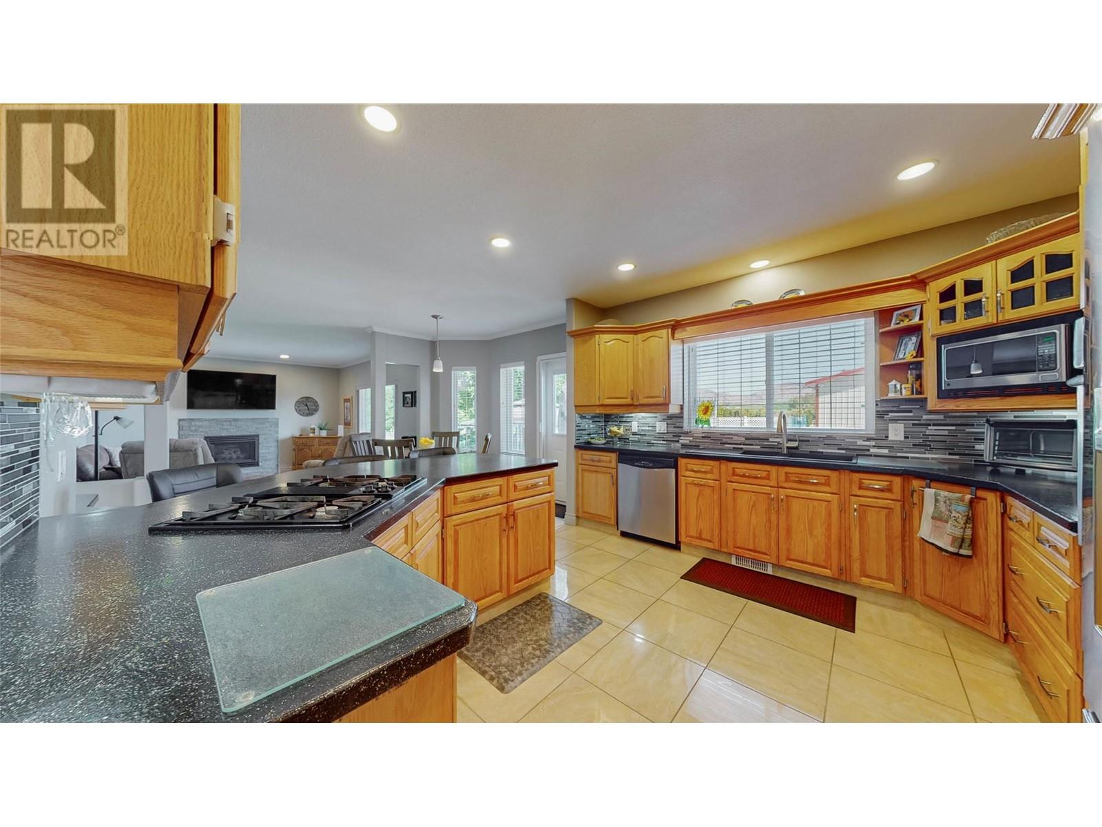 388 ROAD 10, Oliver