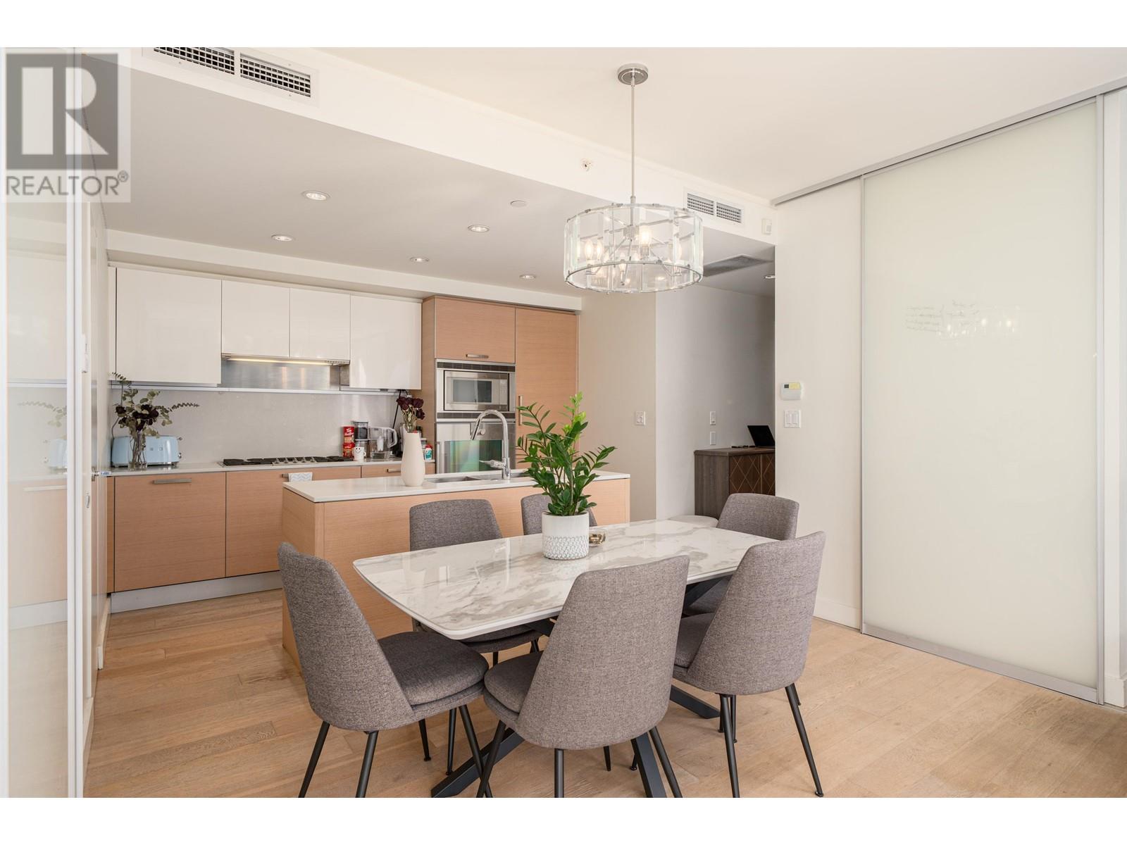 403 1409 W PENDER STREET, Vancouver