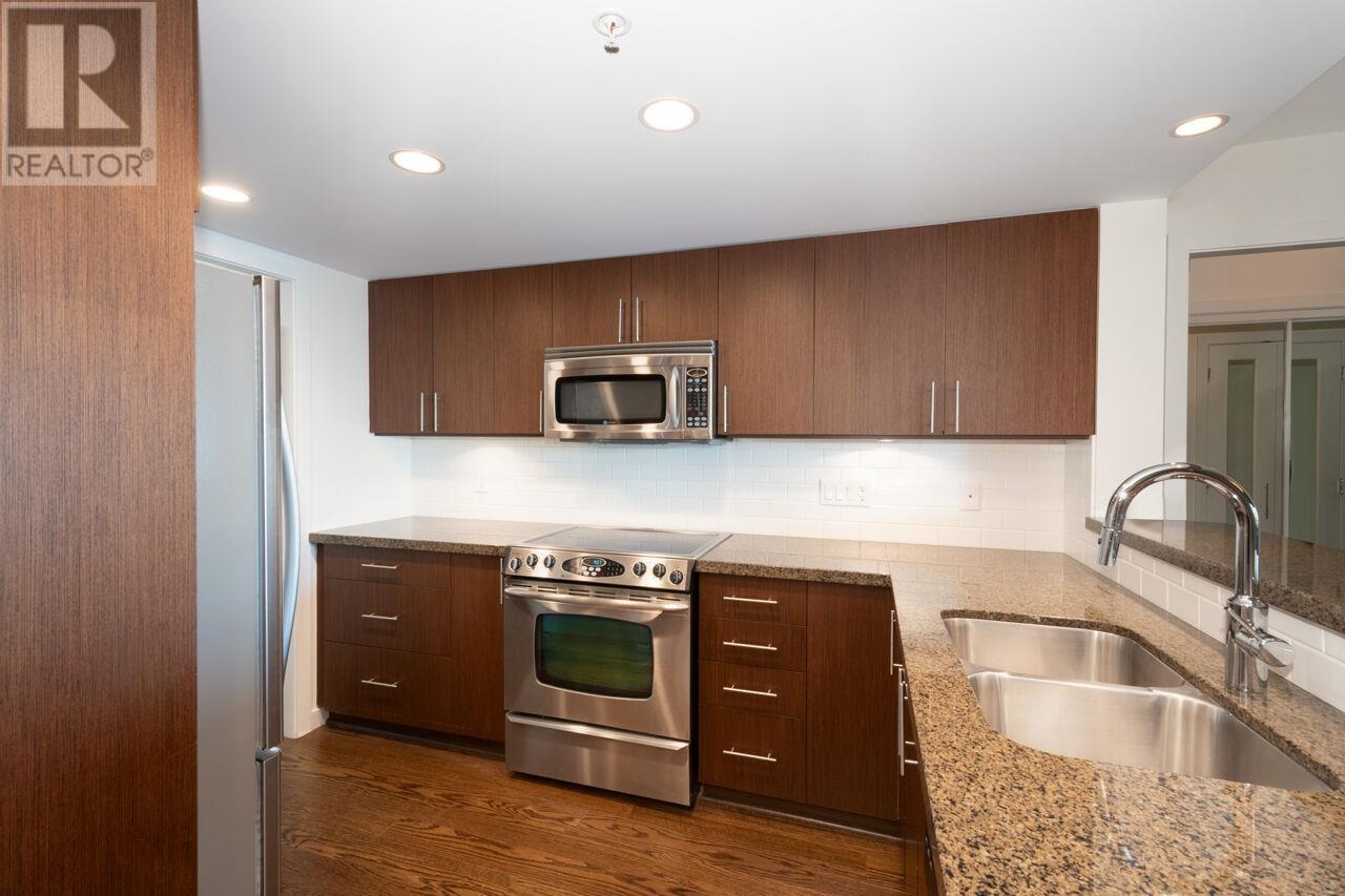 506 125 MILROSS AVENUE, Vancouver