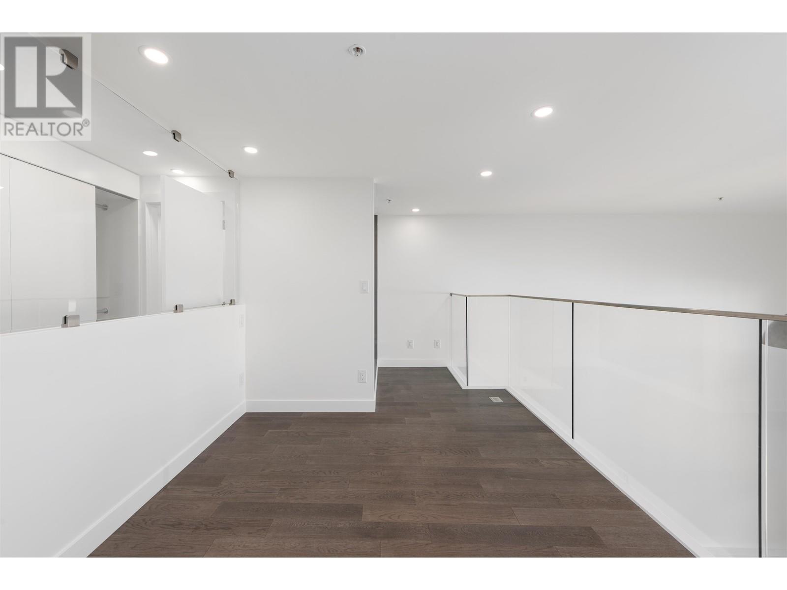 PH3 869 BEATTY STREET, Vancouver