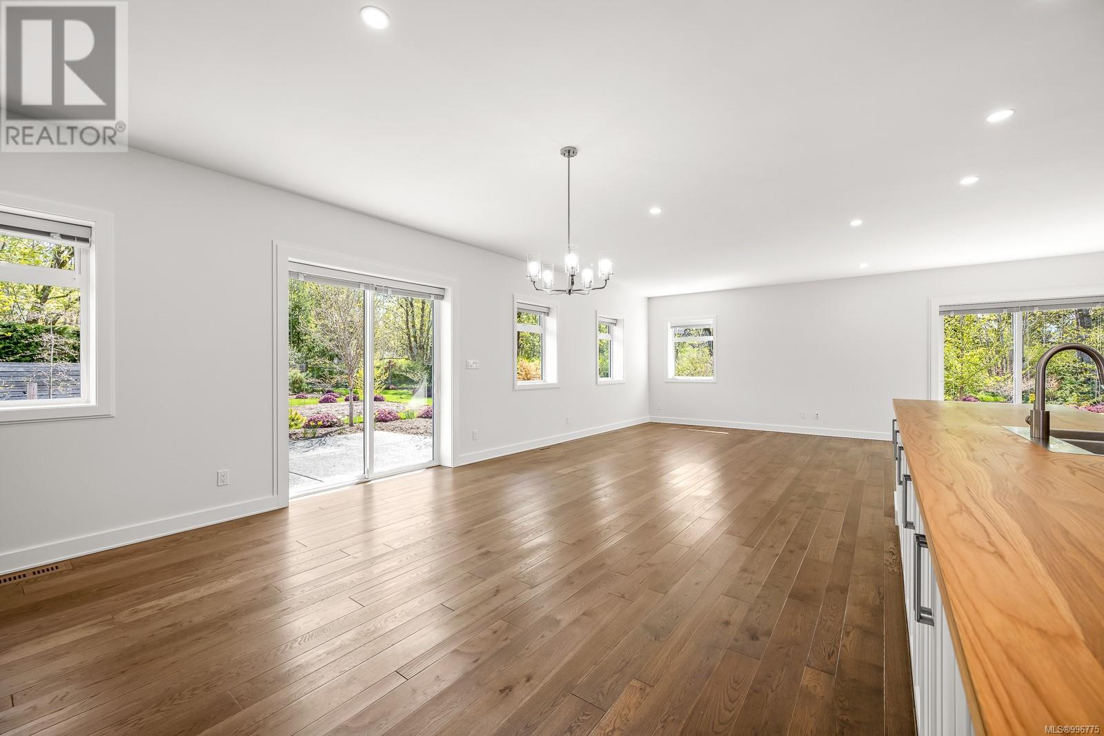 3767 Maple Lane, Royston