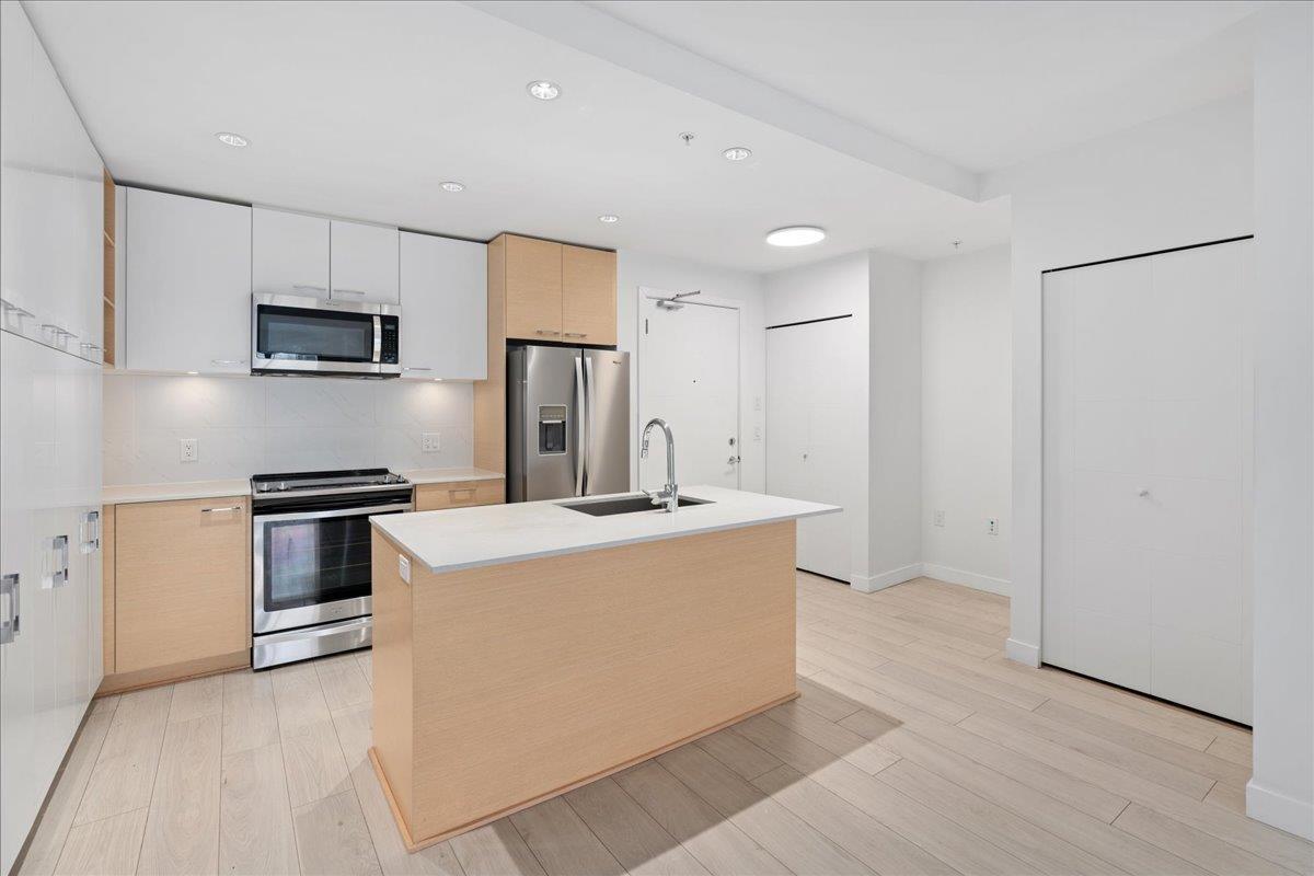 503 10581 140 STREET, Surrey