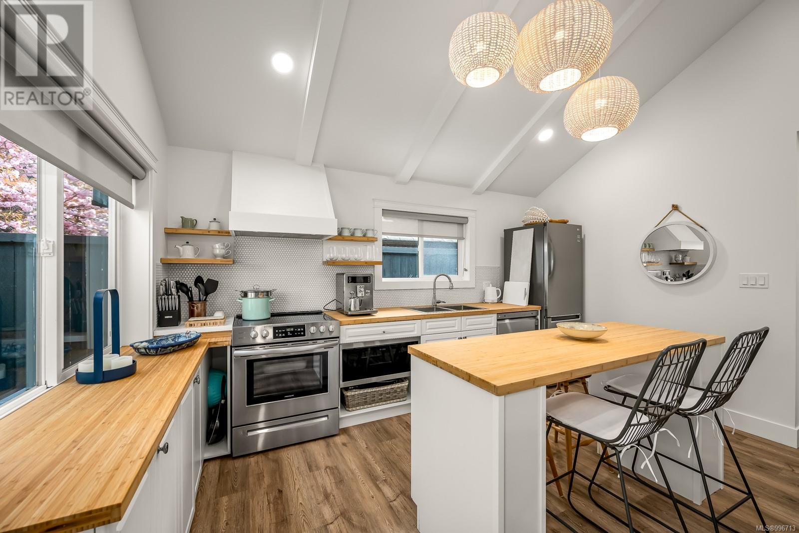 1390 Zephyr Pl, Comox