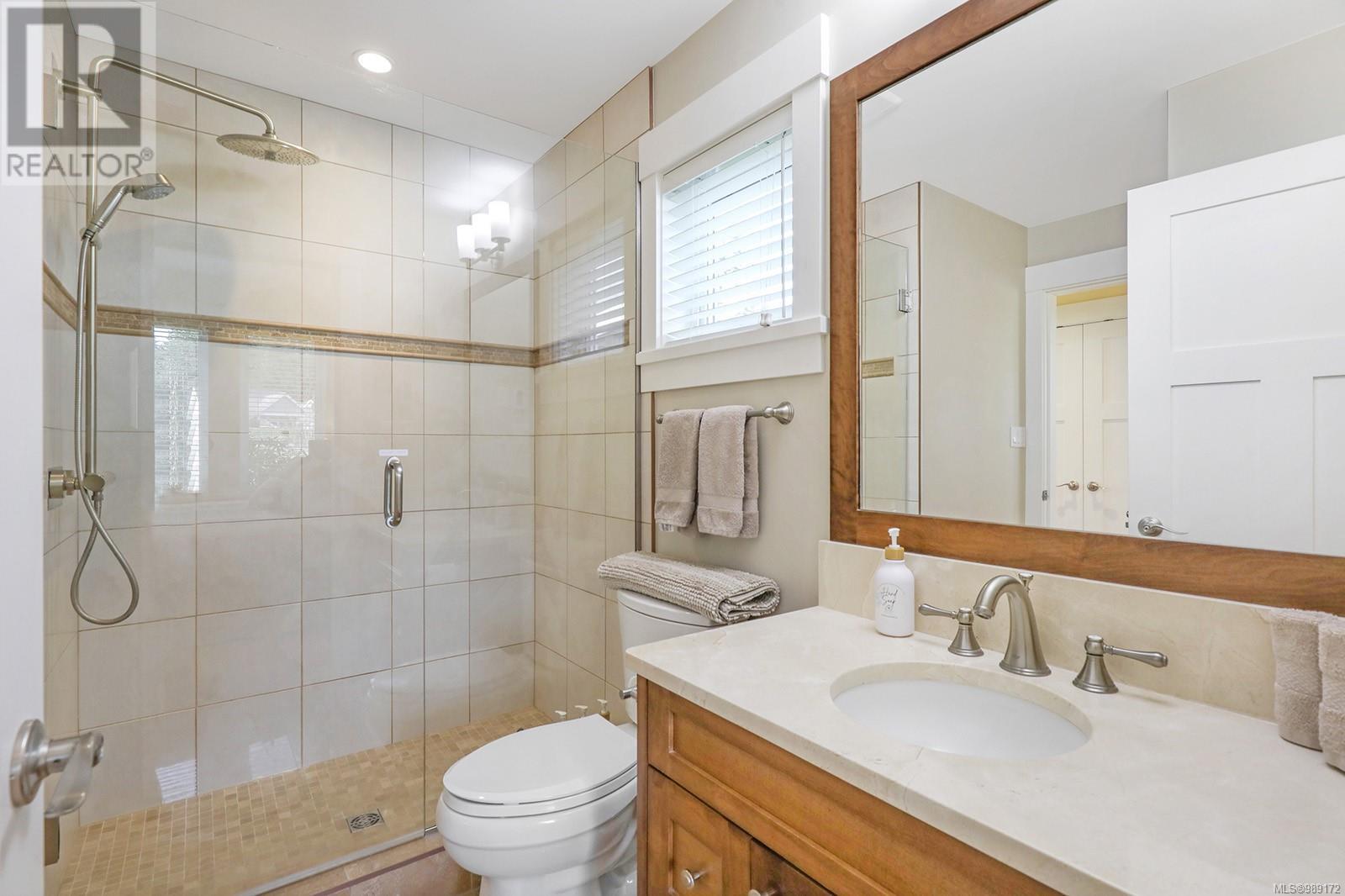 9 5251 Island Hwy, Qualicum Beach