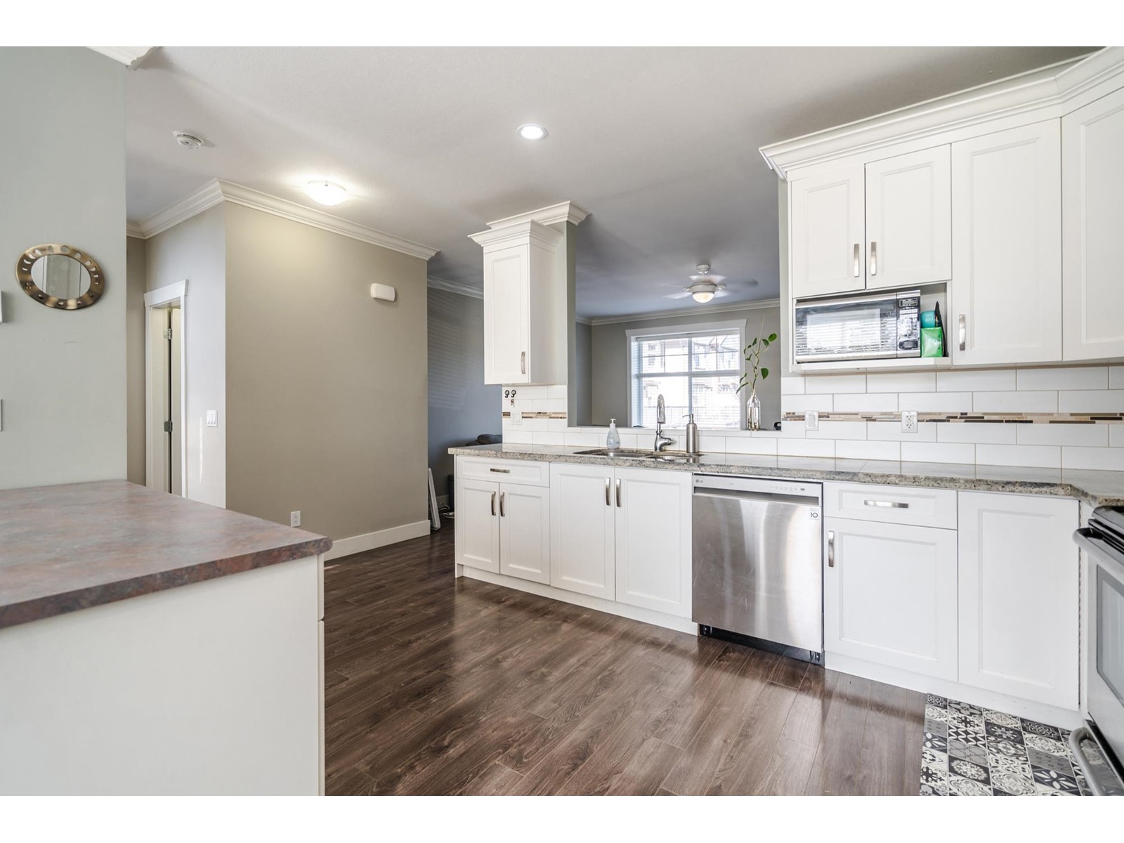 Photo 10 of 10 33860 Marshall Road, Abbotsford BC