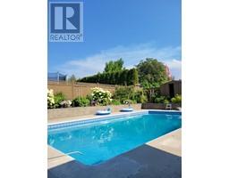 902 Barrington Avenue, Penticton