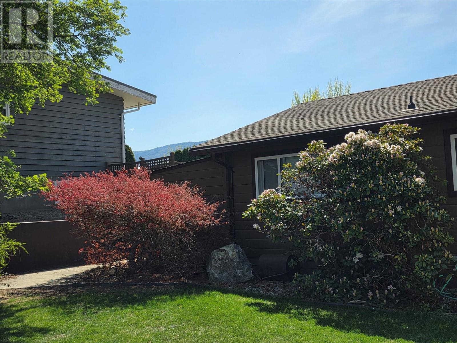  902 Barrington Avenue, Penticton