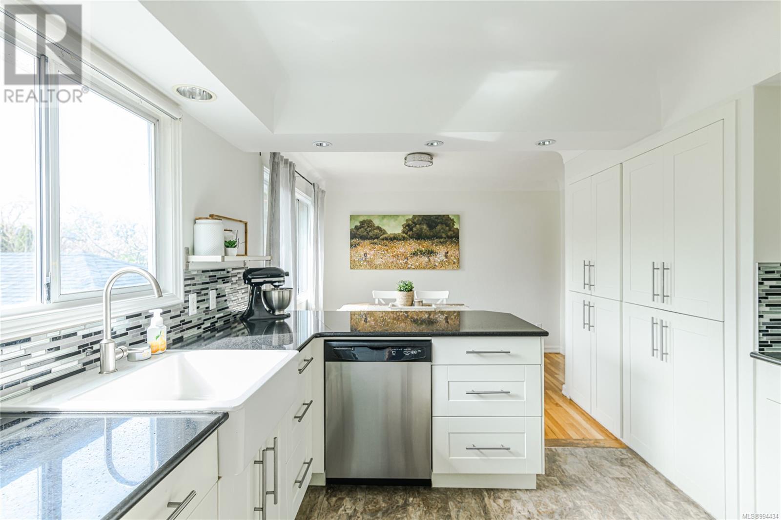  1271 Downham Place, Saanich