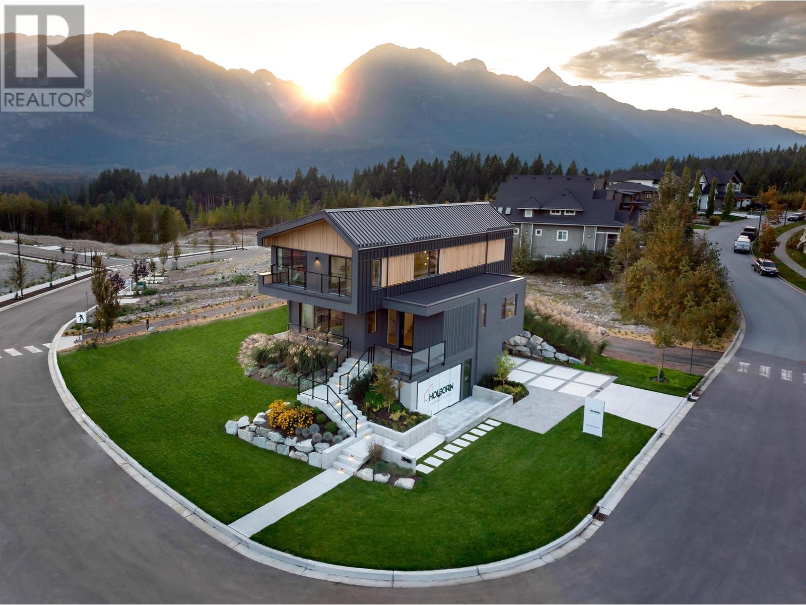 2946 SNOWBERRY PLACE, Squamish