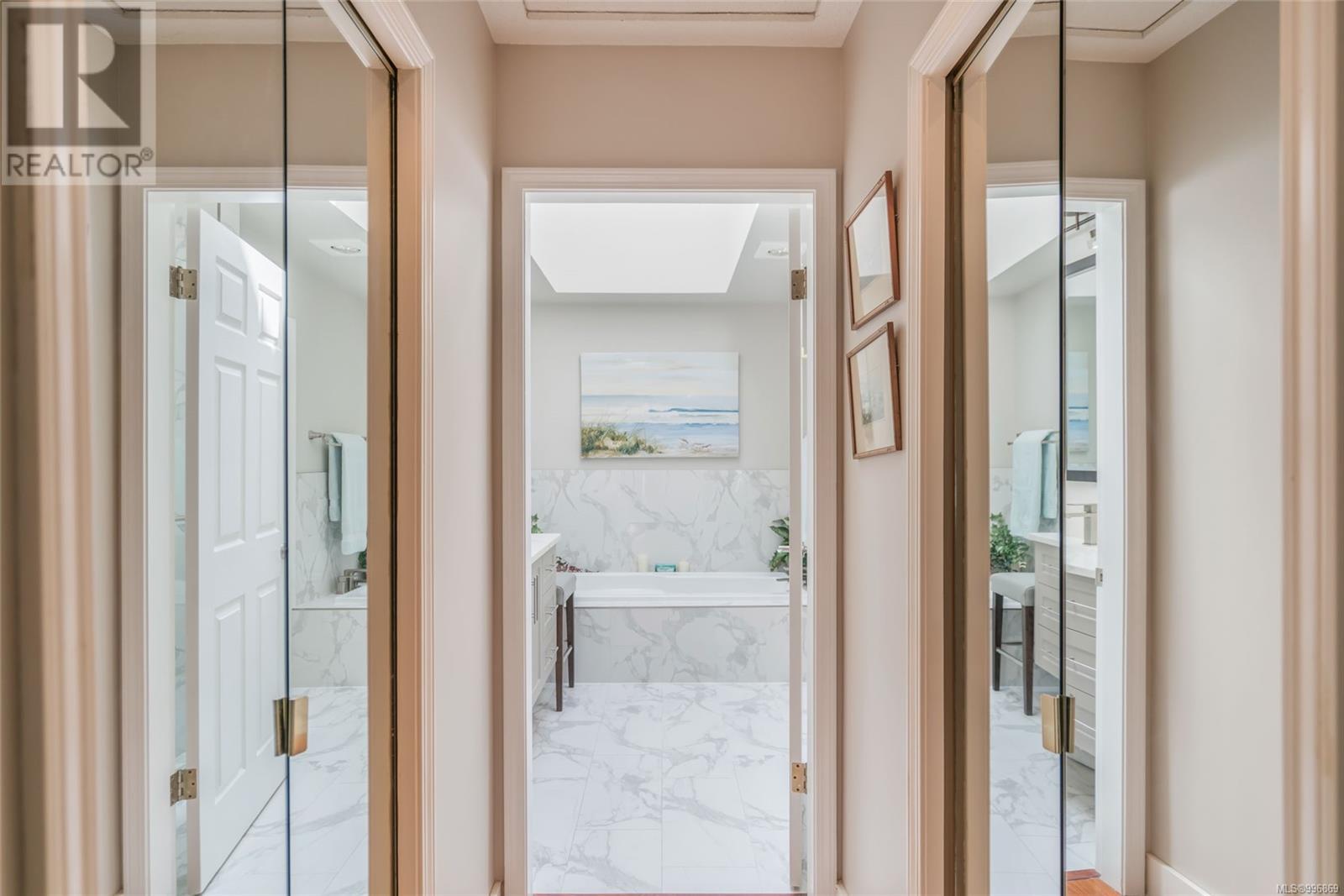 1150 Lee Rd, Parksville