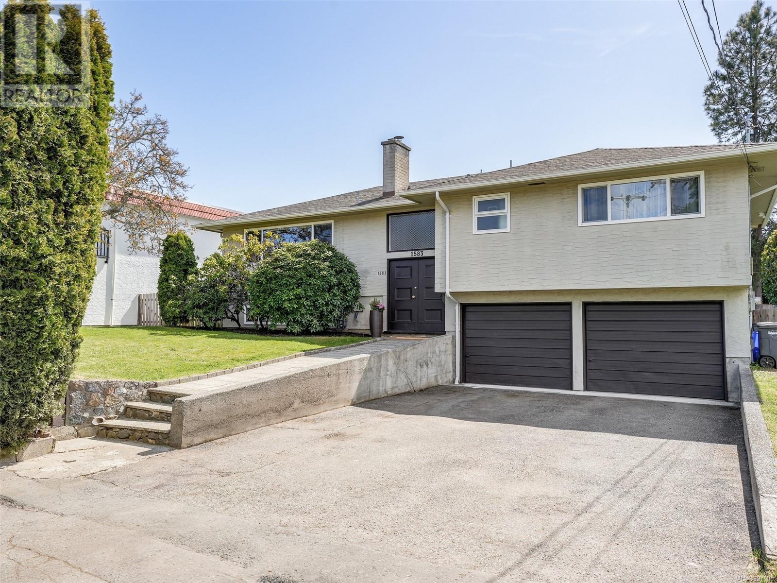 1583 Kenmore Road, Saanich