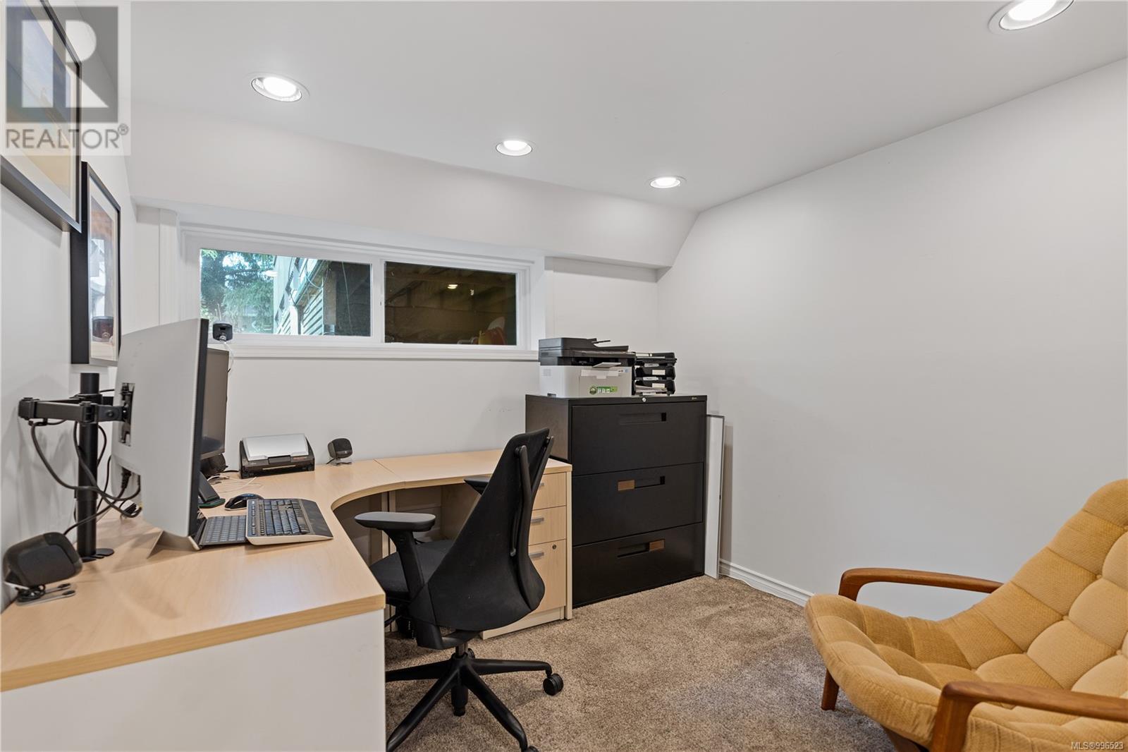  1228 Pearce Crescent, Saanich