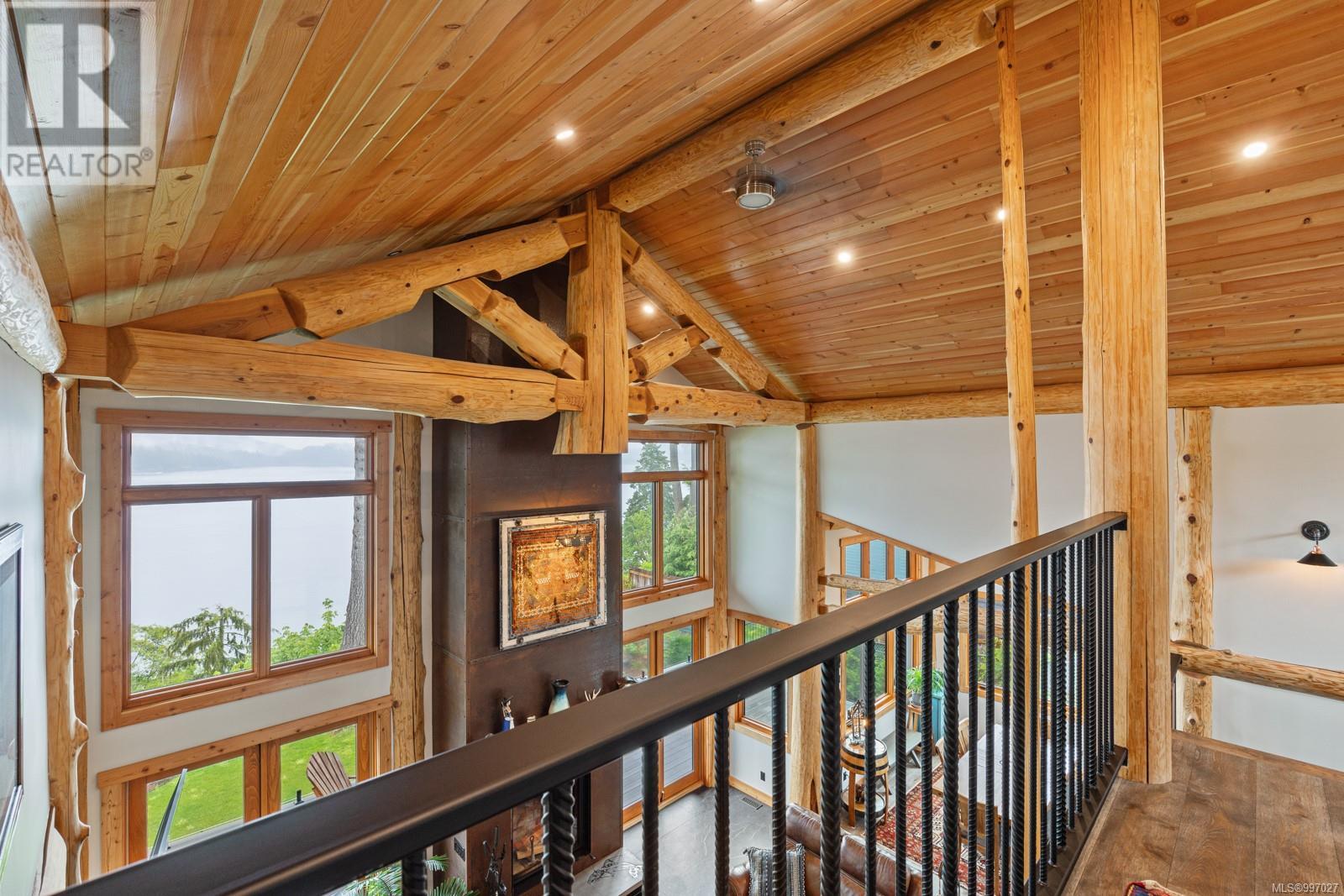 5760 Race Point Rd, Campbell River