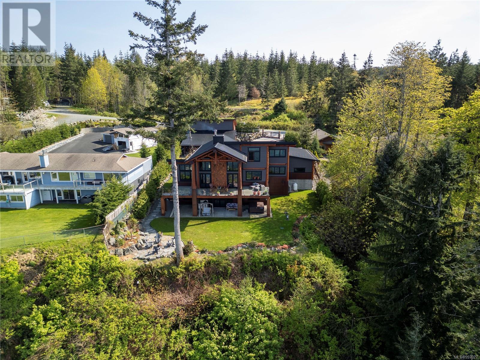 5760 Race Point Rd, Campbell River