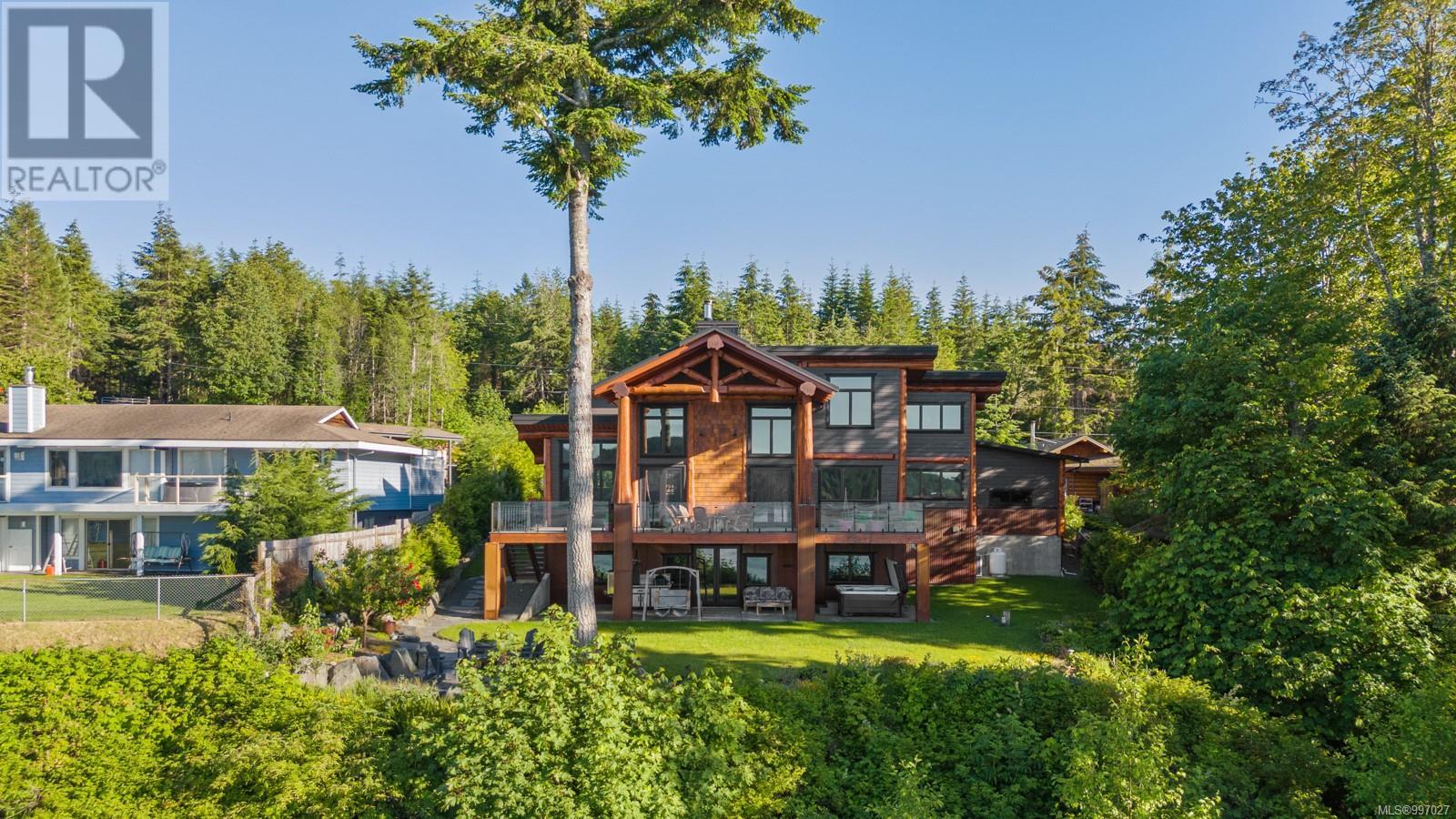 5760 Race Point Rd, Campbell River
