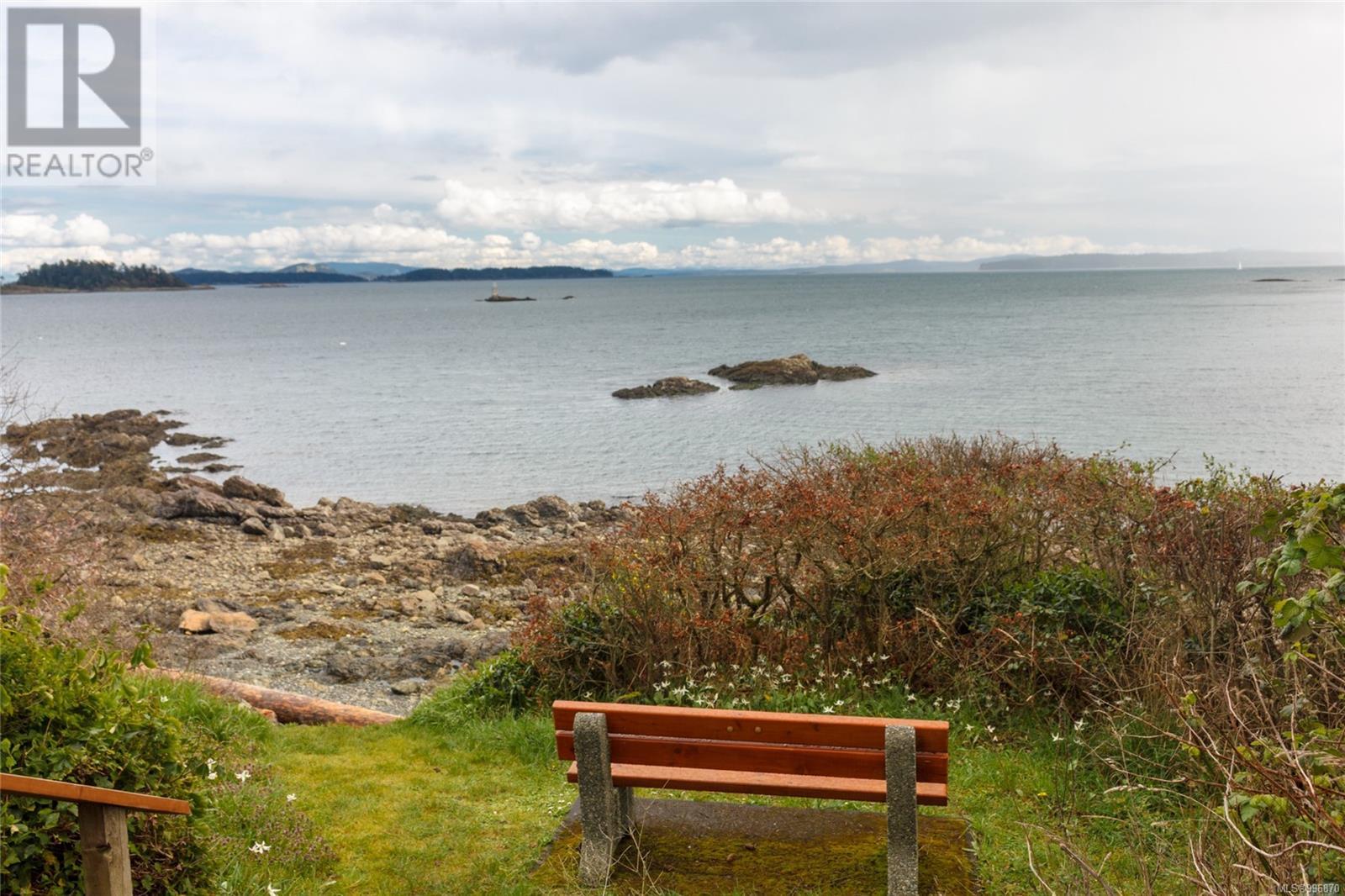201 2341 Harbour Road, Sidney