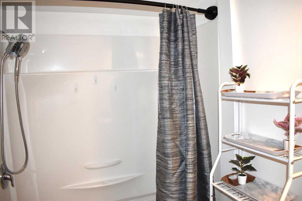 Single Family House for Sale in    Street NW Highland Park Calgary 