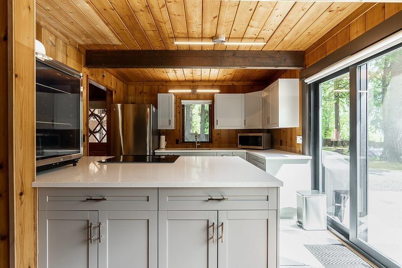 1680 COLUMBIA VALLEY ROAD, Columbia Valley, Lindell Beach