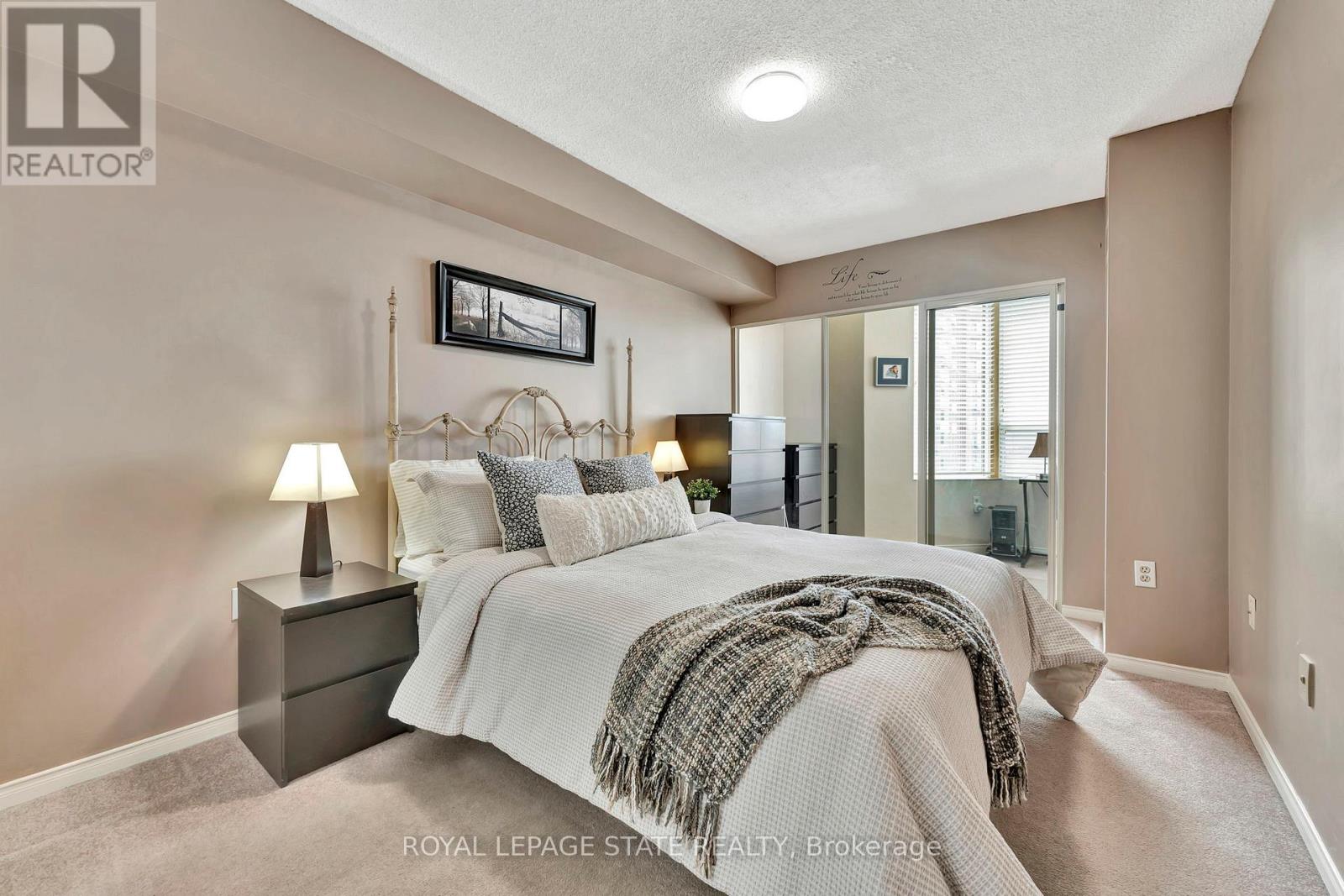 Photo 26 of 1610 1270 Maple Crossing Boulevard, Burlington ON