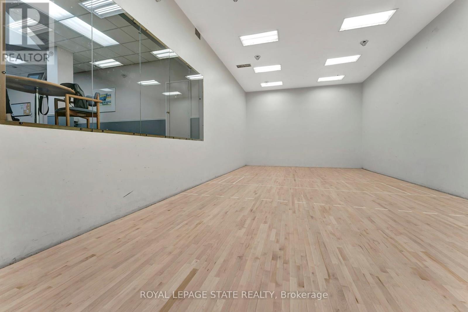 Photo 18 of 1610 1270 Maple Crossing Boulevard, Burlington ON