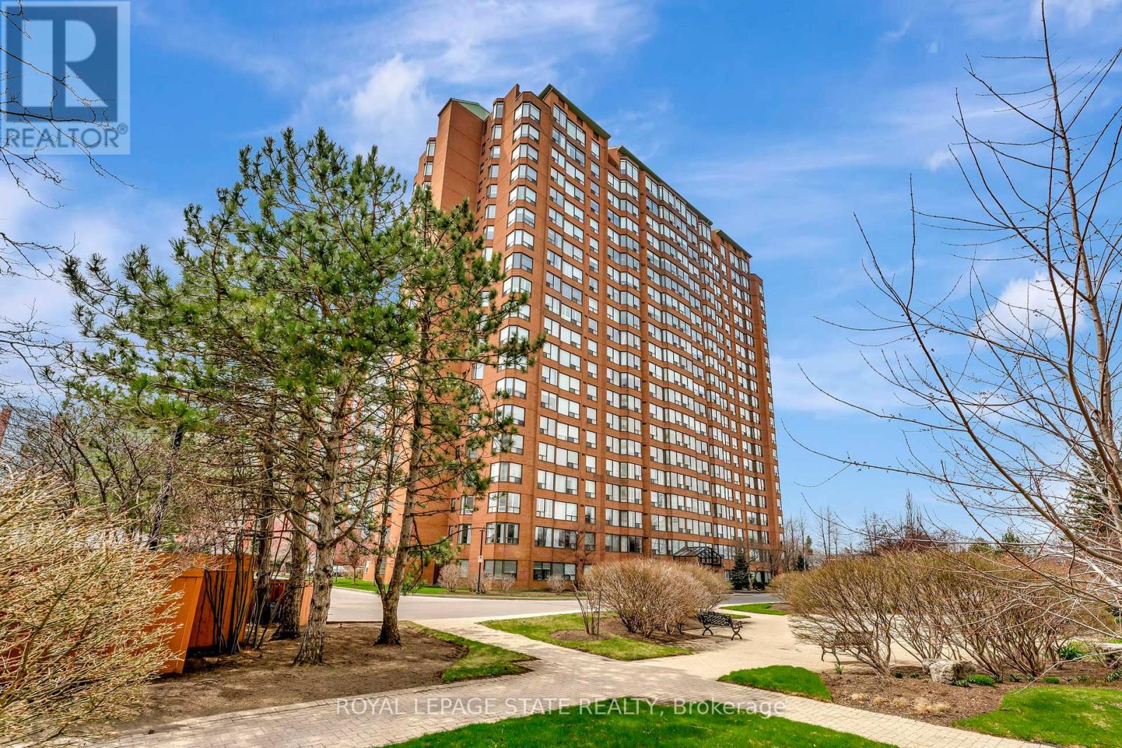 Photo 20 of 1610 1270 Maple Crossing Boulevard, Burlington ON