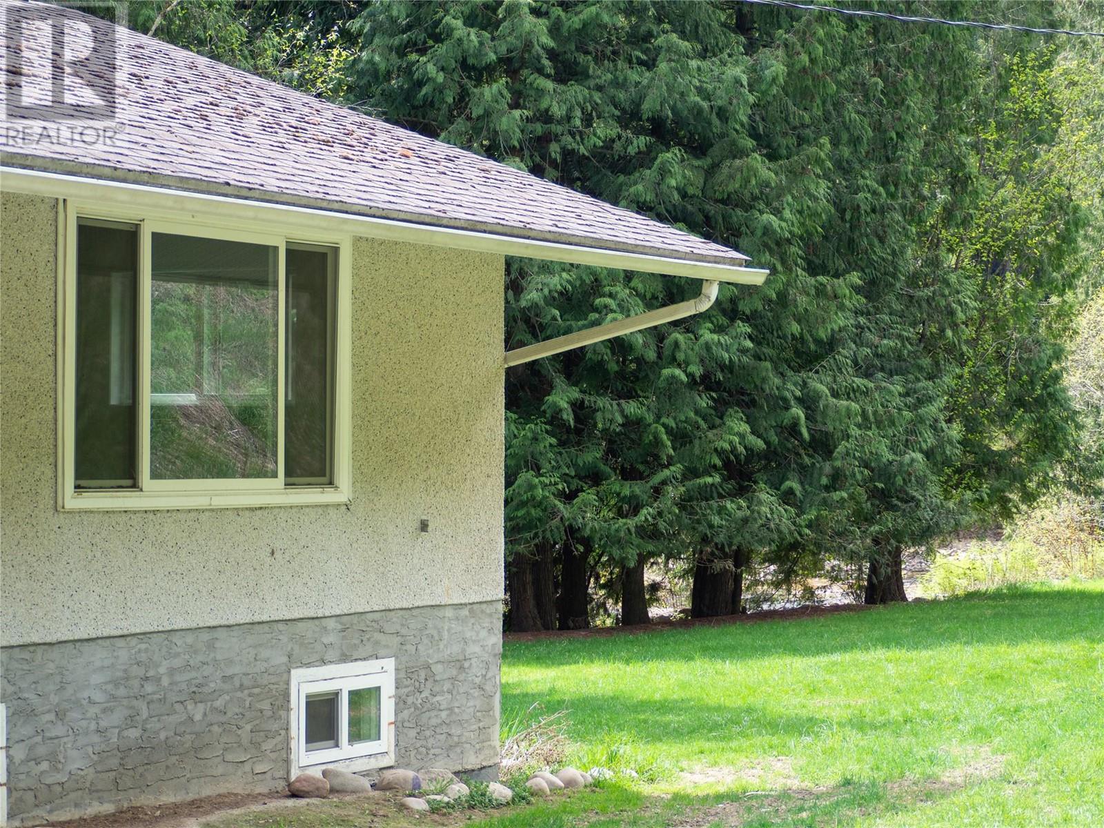1486 PASS CREEK Road, Castlegar