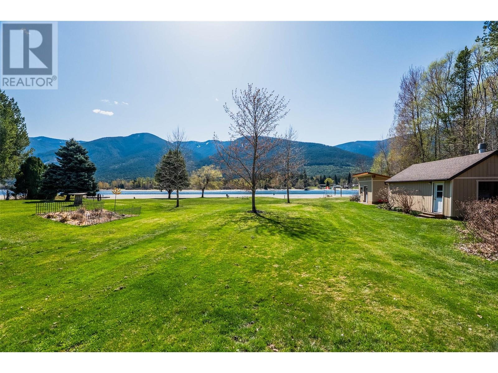 6158 REDFISH Road, Nelson