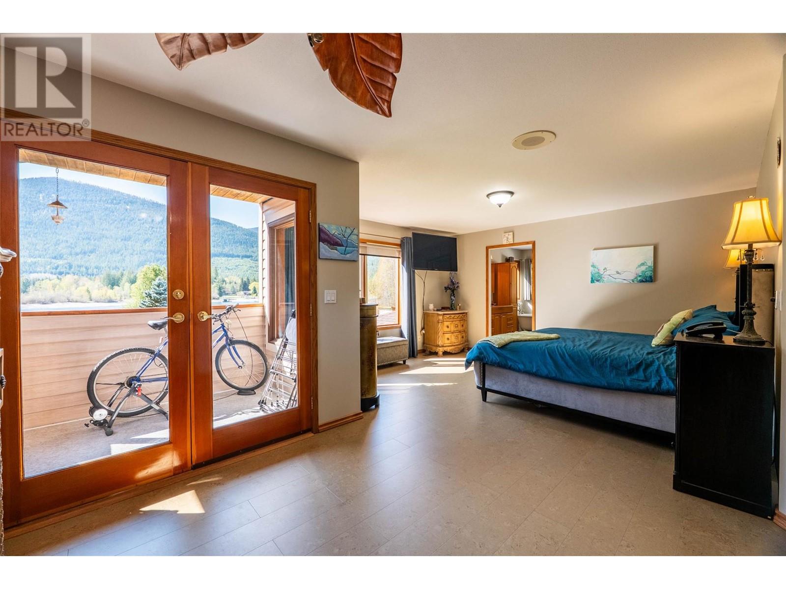 6158 REDFISH Road, Nelson