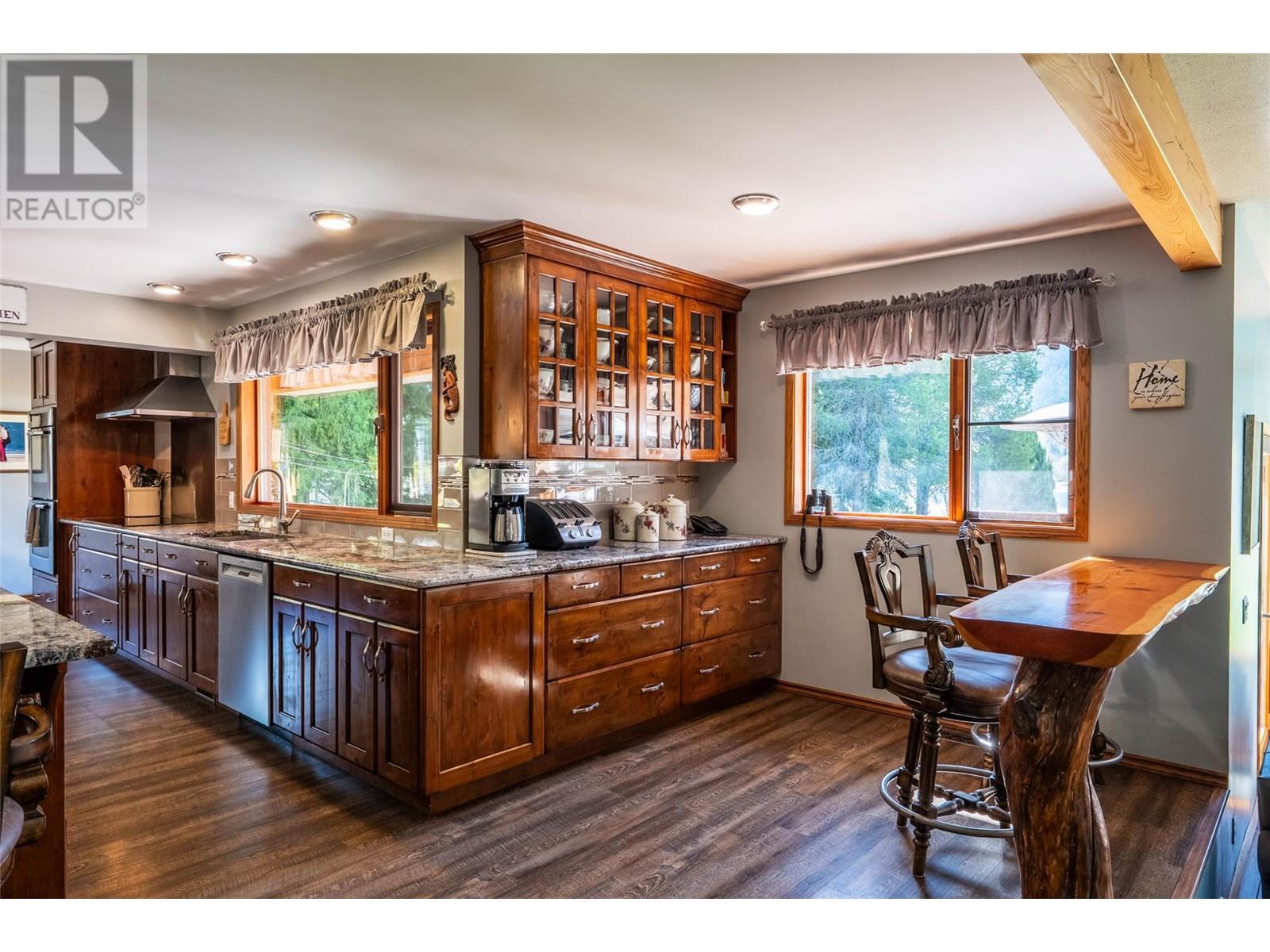 6158 REDFISH Road, Nelson
