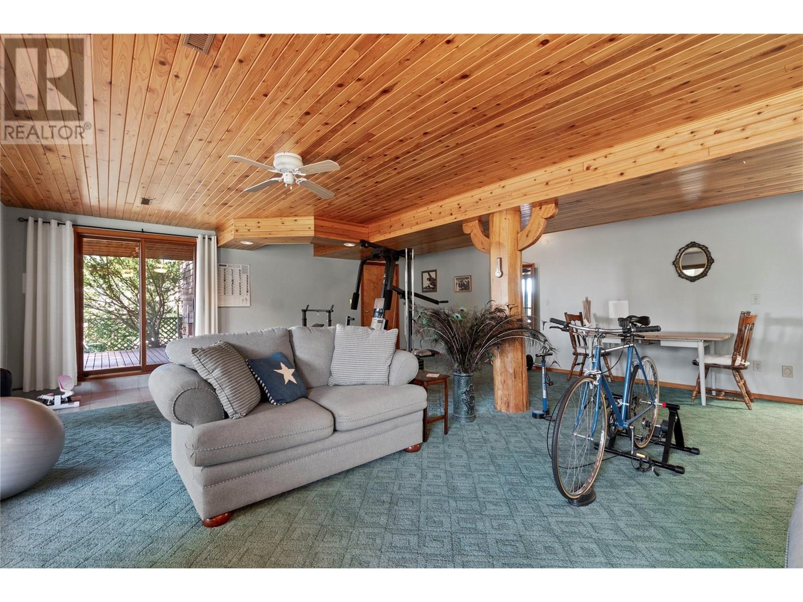 3755 White Lake Road, Tappen
