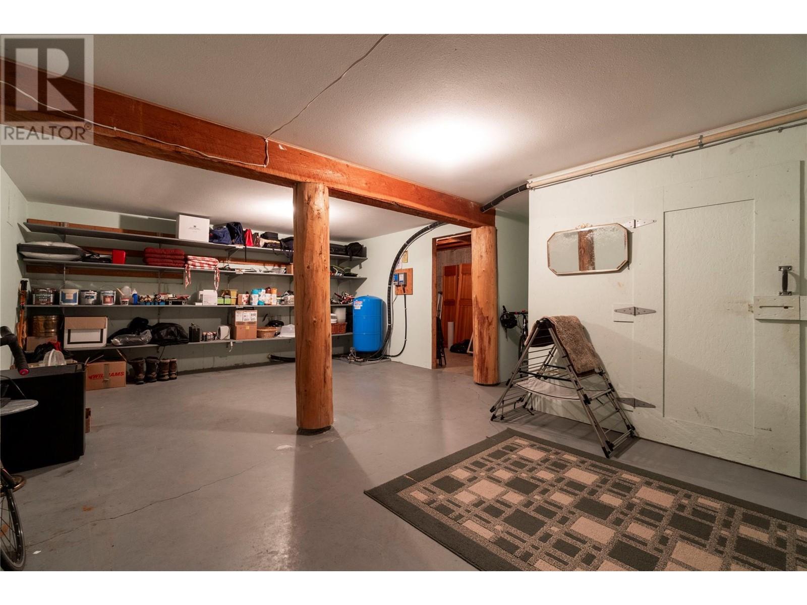 3755 White Lake Road, Tappen