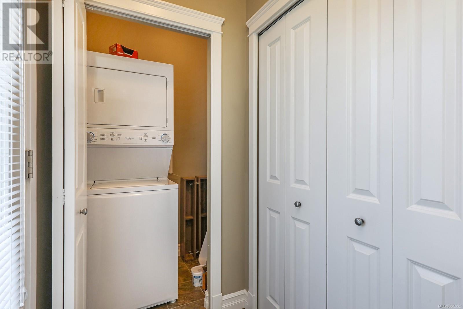 768 8th St, Courtenay