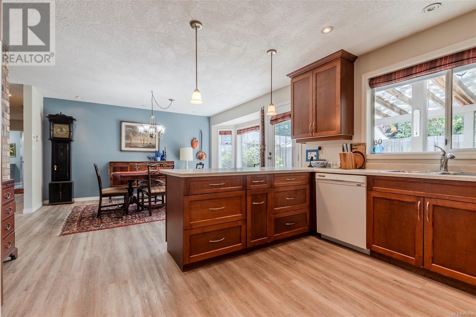 664 Springbank Pl, Mill Bay