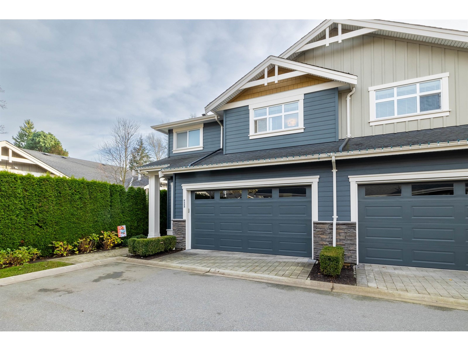 23 15989 MOUNTAIN VIEW DRIVE, Surrey