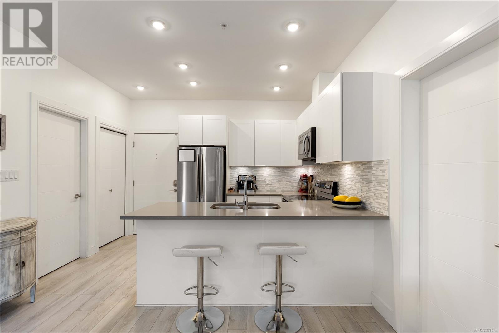 301 1531 Elford St, Victoria