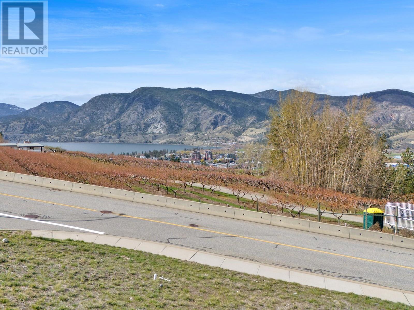  711 PINEVIEW Road, Penticton