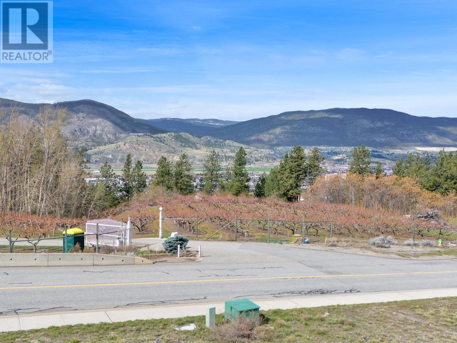  711 PINEVIEW Road, Penticton