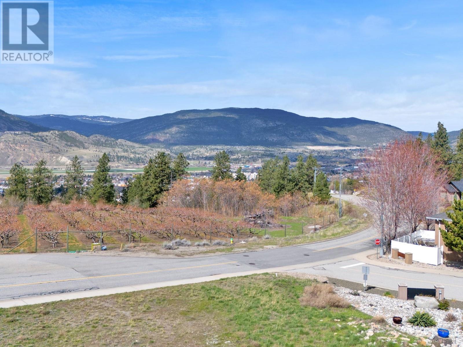  711 PINEVIEW Road, Penticton