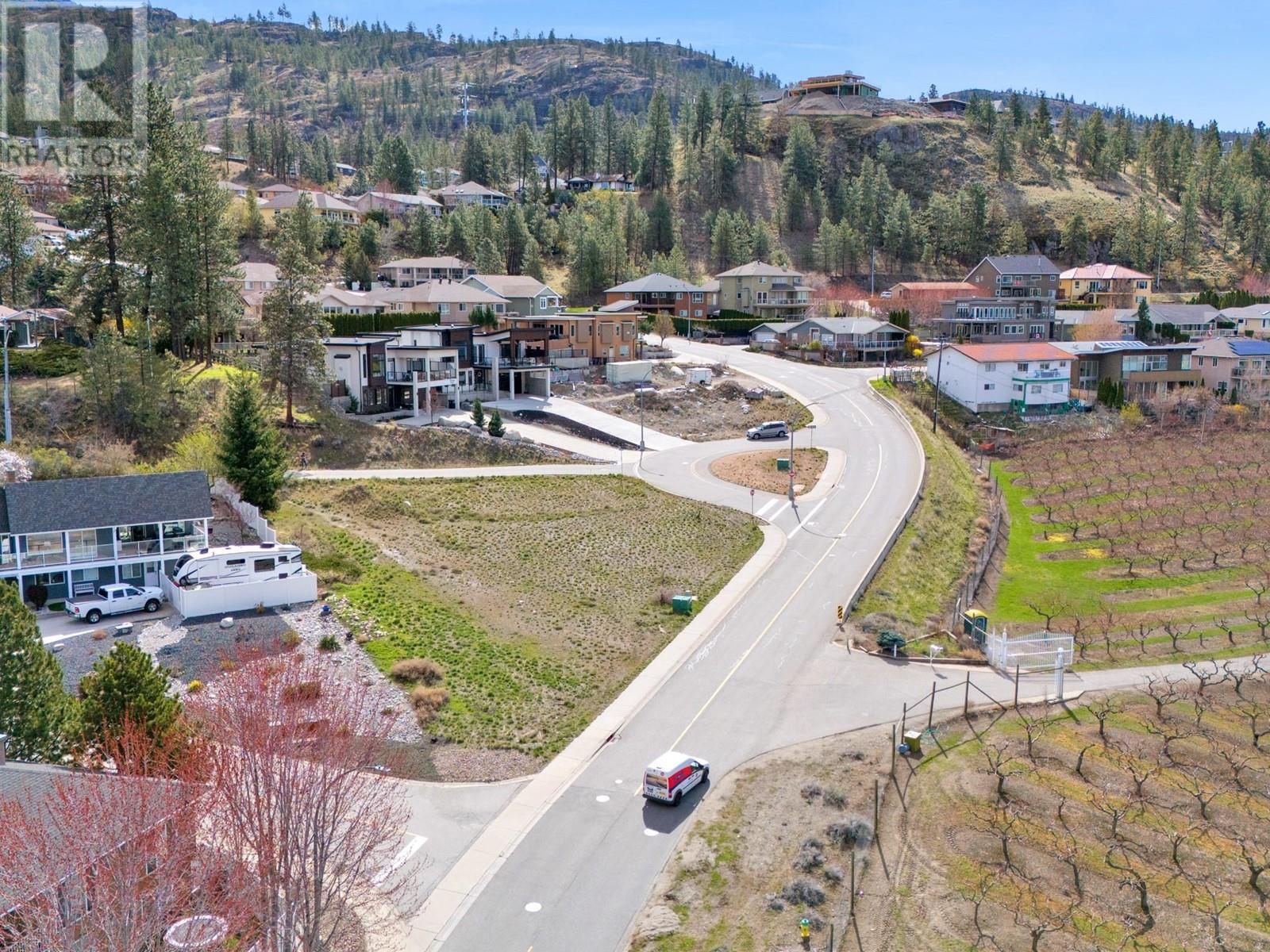  711 PINEVIEW Road, Penticton