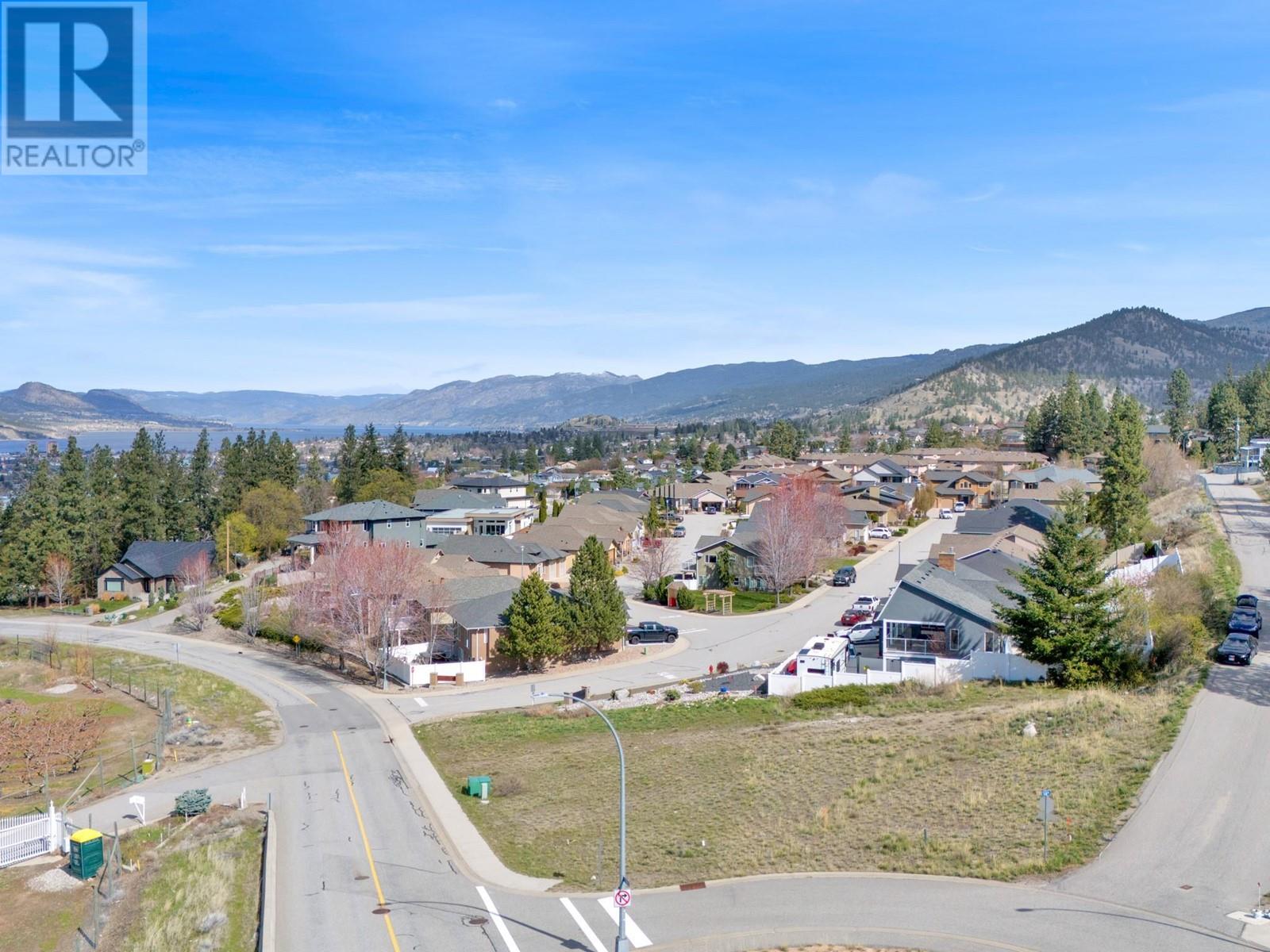  711 PINEVIEW Road, Penticton