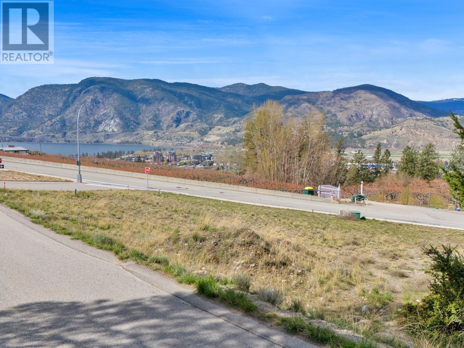  711 PINEVIEW Road, Penticton
