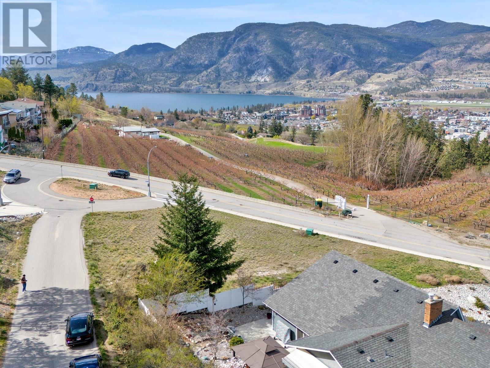  711 PINEVIEW Road, Penticton
