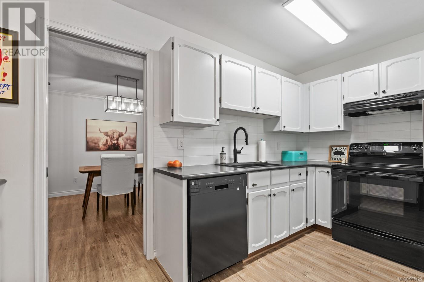 102 539 Niagara Street, Victoria