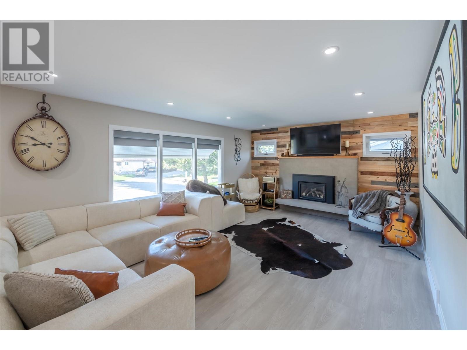 102 Pineview Place, Penticton