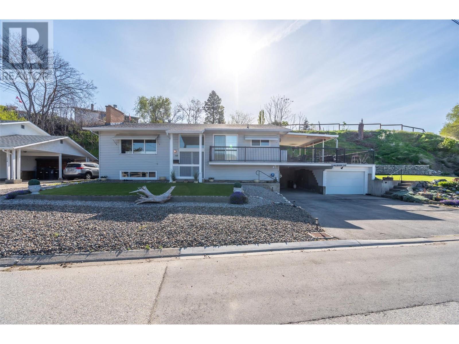 102 Pineview Place, Penticton