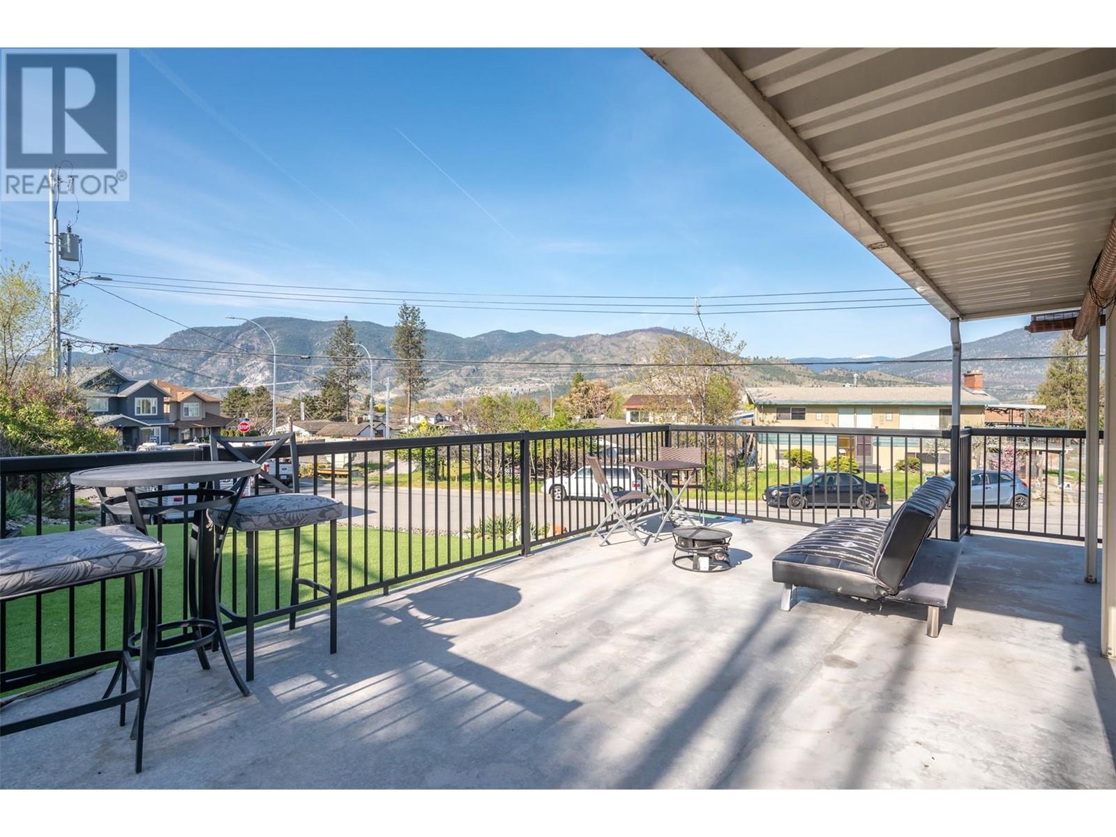 102 Pineview Place, Penticton