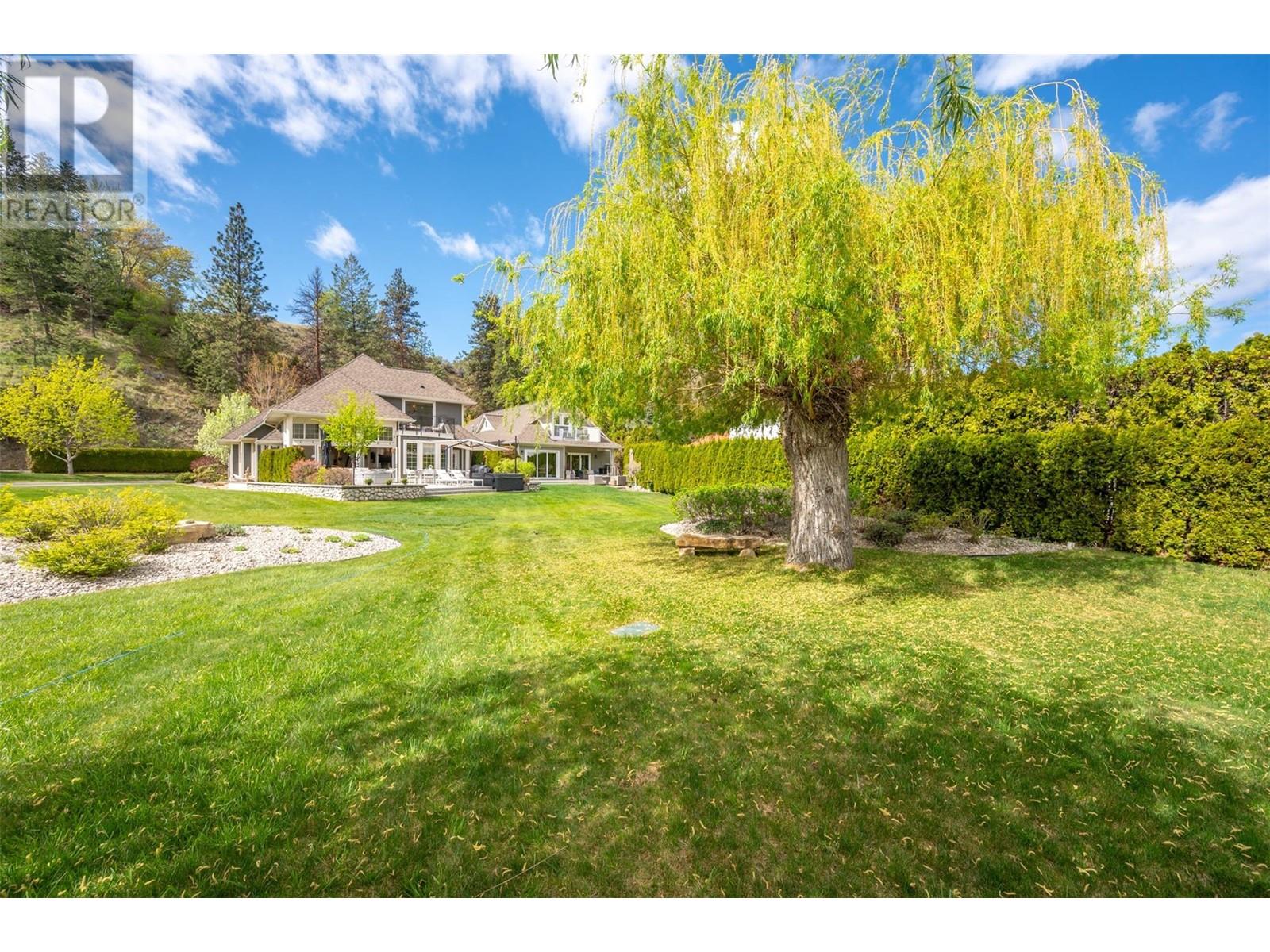 6 15419 Lakeshore Drive North, Summerland