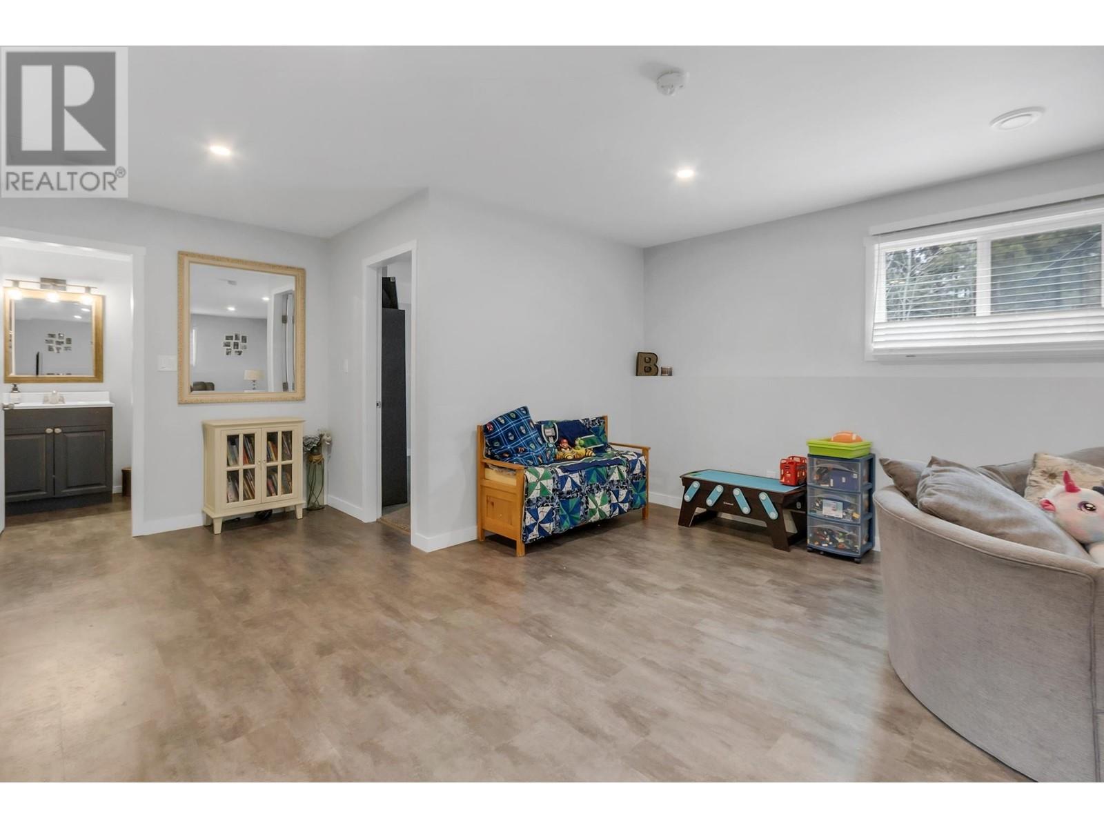 5417 WOODVALLEY DRIVE, Prince George